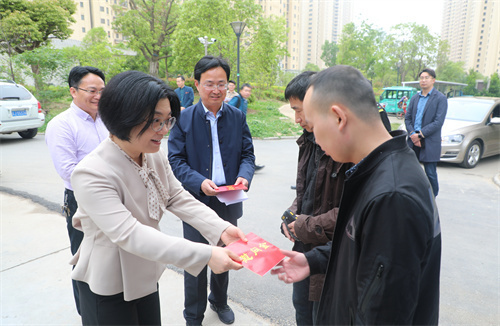 建湖县领导走访慰问残疾人